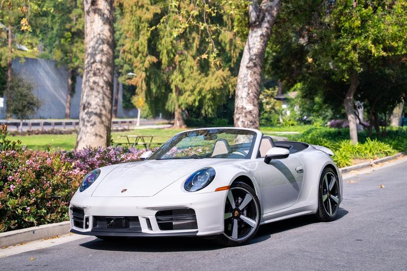 Porsche 911 Carrera — luxury car rental in Los Angeles | DrivePML
