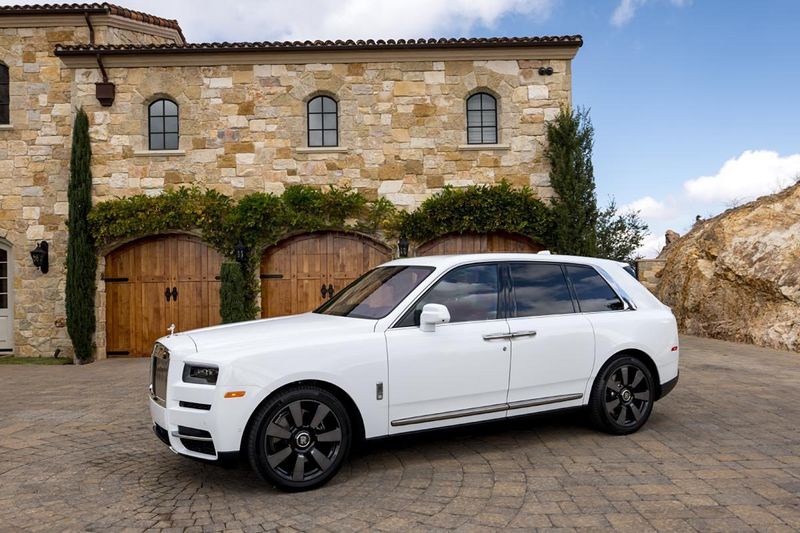 Rolls-Royce Cullinan Series I — luxury car rental in Los Angeles | DrivePML