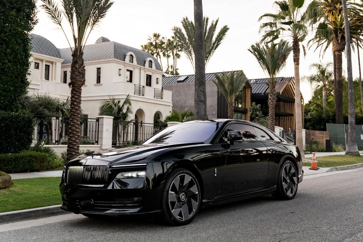 Rolls Royce Spectre — luxury car rental in Los Angeles | DrivePML